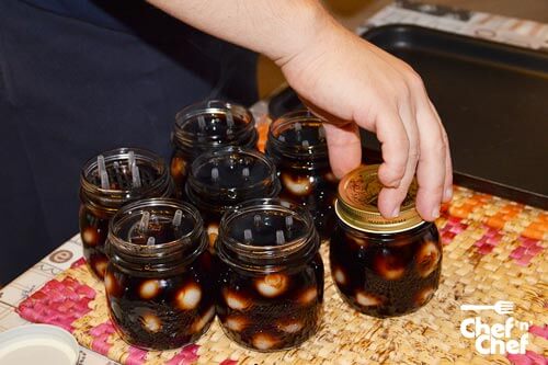 Preparazione barattoli di cipolline
