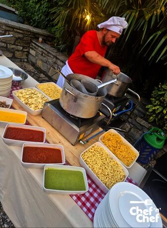 Pasta Party in Villa sul Lago di Como: una Serata Italiana da Ricordare 08